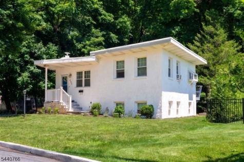 221 Lakeview Drive Ridgewood Village NJ 07450