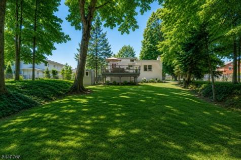 221 Lakeview Drive Ridgewood Village NJ 07450