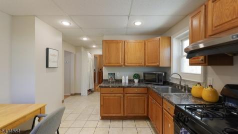 61 W Clay Avenue Roselle Park NJ 07204