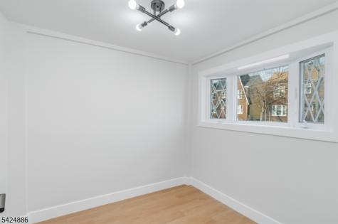 148 Hansbury Avenue Newark NJ 07112