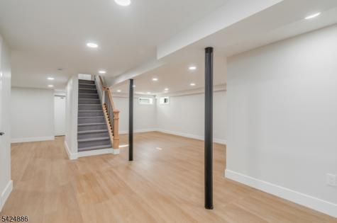 148 Hansbury Avenue Newark NJ 07112