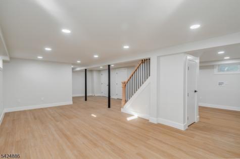 148 Hansbury Avenue Newark NJ 07112