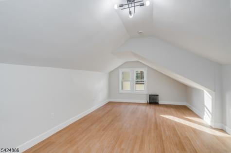148 Hansbury Avenue Newark NJ 07112
