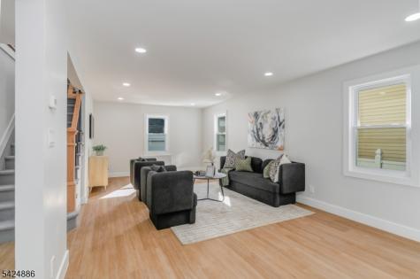 148 Hansbury Avenue Newark NJ 07112