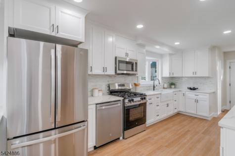 148 Hansbury Avenue Newark NJ 07112
