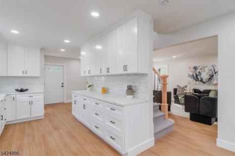148 Hansbury Avenue Newark NJ 07112