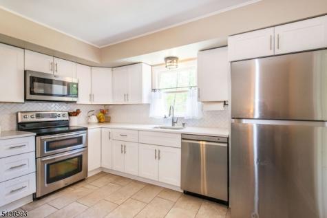 87 Oakdale Road Chester NJ 07930