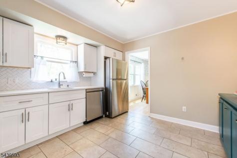 87 Oakdale Road Chester NJ 07930