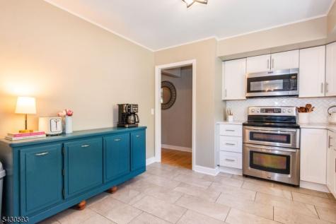 87 Oakdale Road Chester NJ 07930