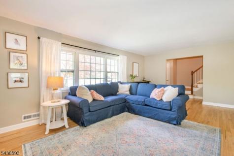 87 Oakdale Road Chester NJ 07930