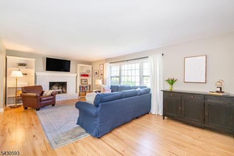 87 Oakdale Road Chester NJ 07930