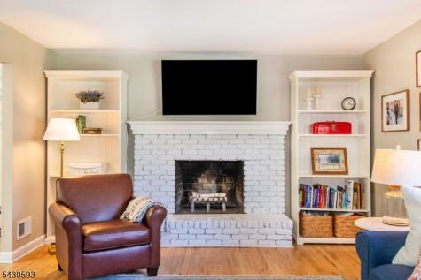 87 Oakdale Road Chester NJ 07930