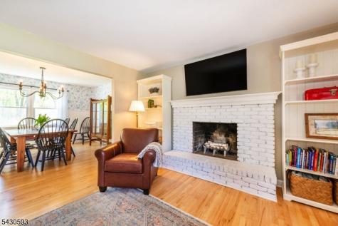87 Oakdale Road Chester NJ 07930