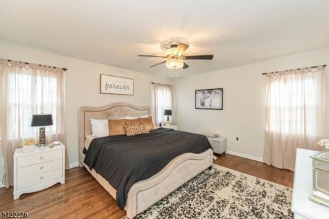 8 Cypress Court Fairfield NJ 07004
