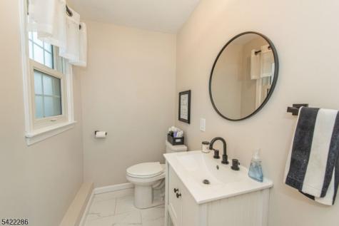 8 Cypress Court Fairfield NJ 07004