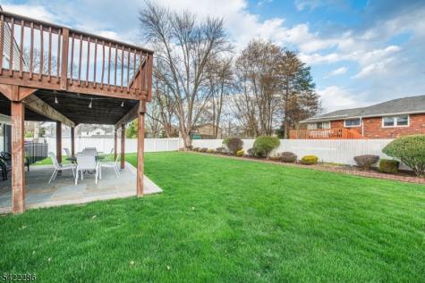 8 Cypress Court Fairfield NJ 07004