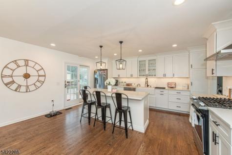 8 Cypress Court Fairfield NJ 07004