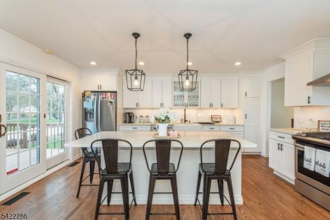 8 Cypress Court Fairfield NJ 07004