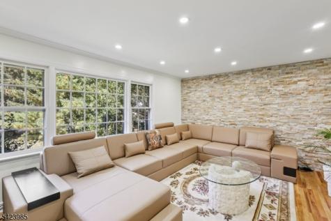 2004 Winding Brook Way Scotch Plains NJ 07076