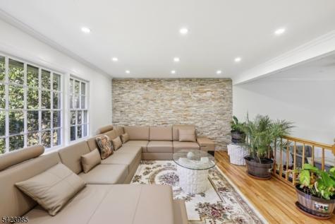 2004 Winding Brook Way Scotch Plains NJ 07076