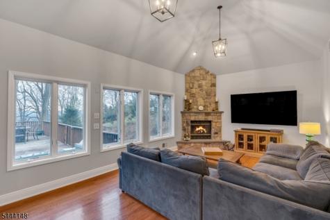 18 Bayview Terrace Green Brook NJ 08812