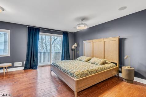 18 Bayview Terrace Green Brook NJ 08812