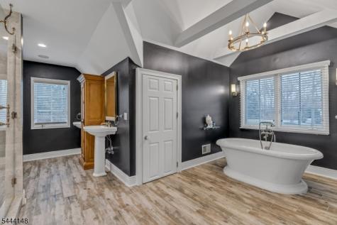 18 Bayview Terrace Green Brook NJ 08812