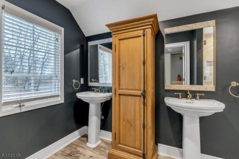 18 Bayview Terrace Green Brook NJ 08812