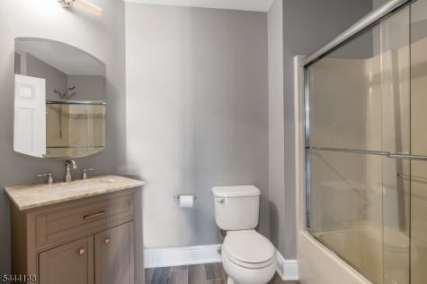 18 Bayview Terrace Green Brook NJ 08812