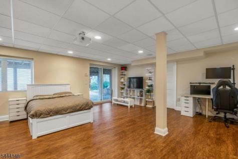 18 Bayview Terrace Green Brook NJ 08812
