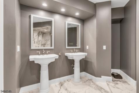 18 Bayview Terrace Green Brook NJ 08812