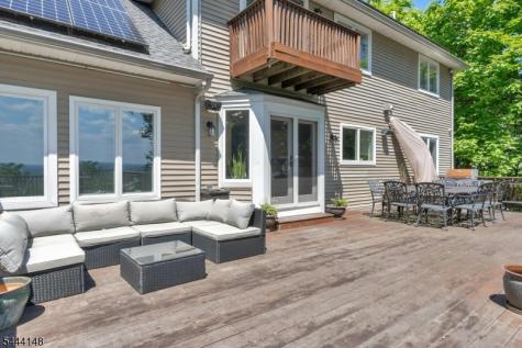 18 Bayview Terrace Green Brook NJ 08812