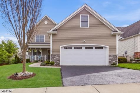 2 Bluffs Court Hamburg NJ 07419