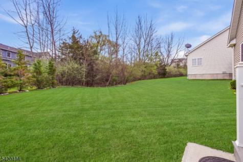 2 Bluffs Court Hamburg NJ 07419