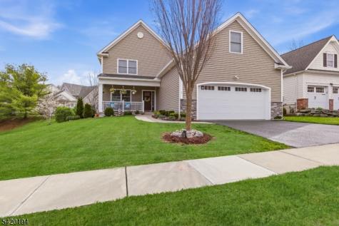2 Bluffs Court Hamburg NJ 07419