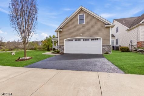 2 Bluffs Court Hamburg NJ 07419