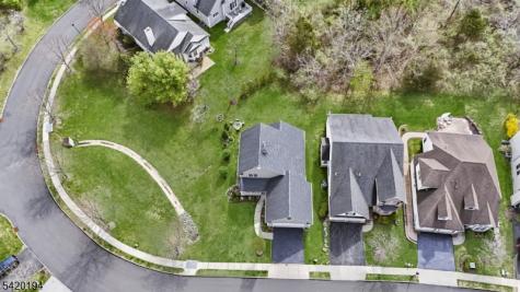 2 Bluffs Court Hamburg NJ 07419