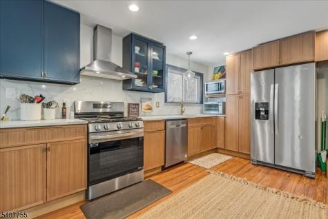 8 Highmont Terrace Montclair NJ 07042