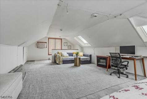 8 Highmont Terrace Montclair NJ 07042