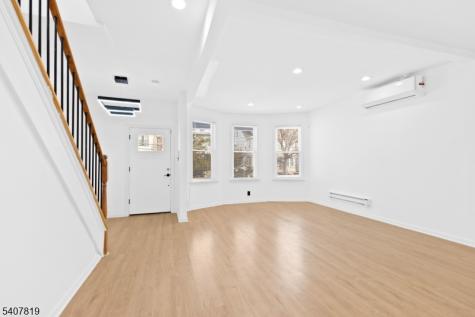 216 Renner Avenue Newark NJ 07112