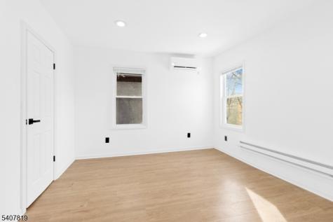216 Renner Avenue Newark NJ 07112