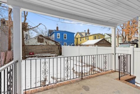 216 Renner Avenue Newark NJ 07112