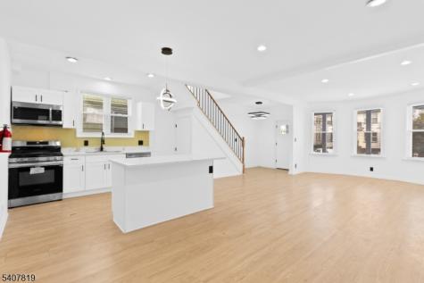 216 Renner Avenue Newark NJ 07112