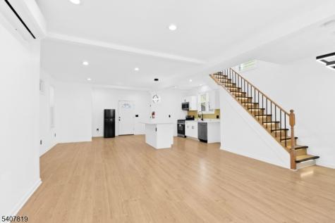 216 Renner Avenue Newark NJ 07112