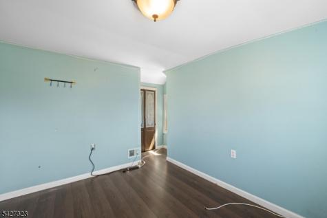 9 Leopold Terrace Clifton NJ 07011