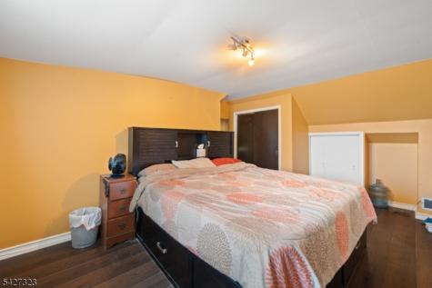 9 Leopold Terrace Clifton NJ 07011