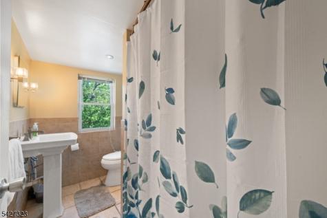 9 Leopold Terrace Clifton NJ 07011