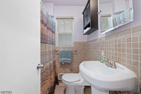 9 Leopold Terrace Clifton NJ 07011