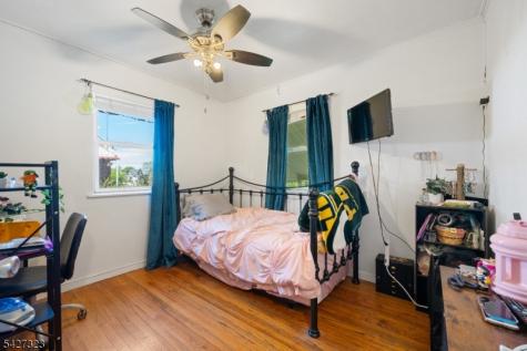 9 Leopold Terrace Clifton NJ 07011