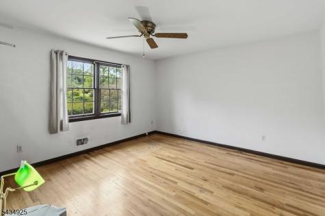 5 Twin Brooks Trail Chester NJ 07930